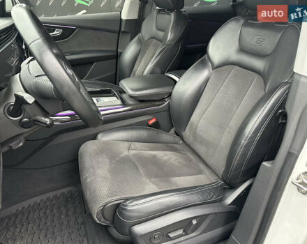 Білий Ауді Q8, об'ємом двигуна 2.97 л та пробігом 73 тис. км за 55000 $, фото 8 на Automoto.ua