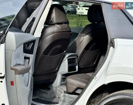 Білий Ауді Q8, об'ємом двигуна 3 л та пробігом 108 тис. км за 54999 $, фото 27 на Automoto.ua
