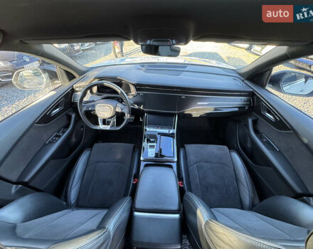 Білий Ауді Q8, об'ємом двигуна 2.97 л та пробігом 214 тис. км за 54000 $, фото 15 на Automoto.ua