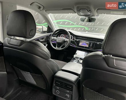 Білий Ауді Q8, об'ємом двигуна 2.97 л та пробігом 73 тис. км за 55000 $, фото 25 на Automoto.ua