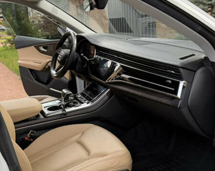 Белый Ауди Q8, объемом двигателя 0 л и пробегом 99 тыс. км за 59800 $, фото 7 на Automoto.ua