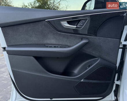 Белый Ауди Q8, объемом двигателя 3 л и пробегом 160 тыс. км за 52900 $, фото 56 на Automoto.ua