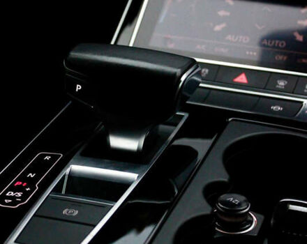 Белый Ауди Q8, объемом двигателя 3 л и пробегом 142 тыс. км за 43000 $, фото 6 на Automoto.ua