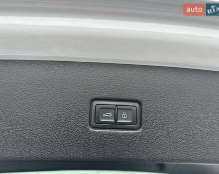 Белый Ауди Q8, объемом двигателя 2.97 л и пробегом 65 тыс. км за 65000 $, фото 28 на Automoto.ua