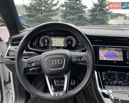 Белый Ауди Q8, объемом двигателя 3 л и пробегом 110 тыс. км за 63300 $, фото 93 на Automoto.ua