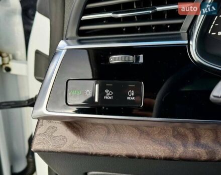 Белый Ауди Q8, объемом двигателя 2.97 л и пробегом 166 тыс. км за 57000 $, фото 50 на Automoto.ua