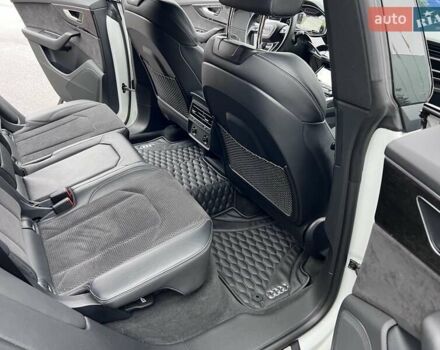 Белый Ауди Q8, объемом двигателя 3 л и пробегом 110 тыс. км за 63300 $, фото 70 на Automoto.ua