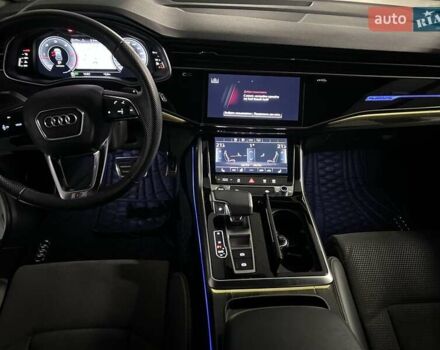 Белый Ауди Q8, объемом двигателя 3 л и пробегом 110 тыс. км за 63300 $, фото 98 на Automoto.ua