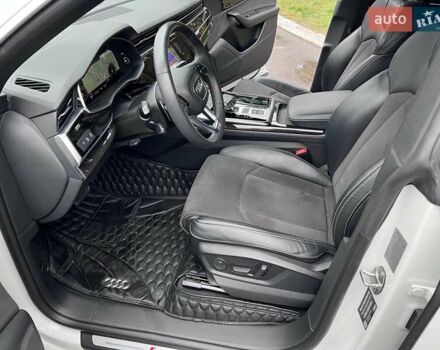 Белый Ауди Q8, объемом двигателя 3 л и пробегом 110 тыс. км за 63300 $, фото 55 на Automoto.ua