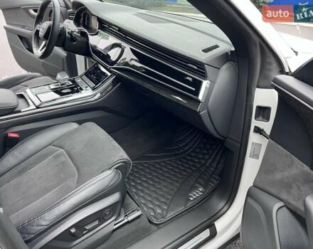 Белый Ауди Q8, объемом двигателя 3 л и пробегом 110 тыс. км за 63300 $, фото 72 на Automoto.ua