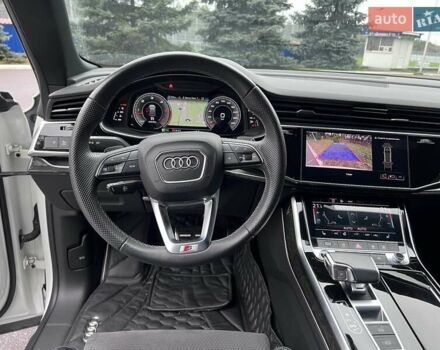 Белый Ауди Q8, объемом двигателя 3 л и пробегом 110 тыс. км за 63300 $, фото 92 на Automoto.ua