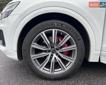 Белый Ауди Q8, объемом двигателя 3 л и пробегом 110 тыс. км за 63300 $, фото 51 на Automoto.ua