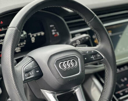 Белый Ауди Q8, объемом двигателя 2.97 л и пробегом 65 тыс. км за 65000 $, фото 18 на Automoto.ua