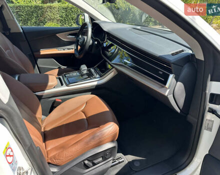 Білий Ауді Q8, об'ємом двигуна 2.97 л та пробігом 109 тис. км за 61500 $, фото 16 на Automoto.ua