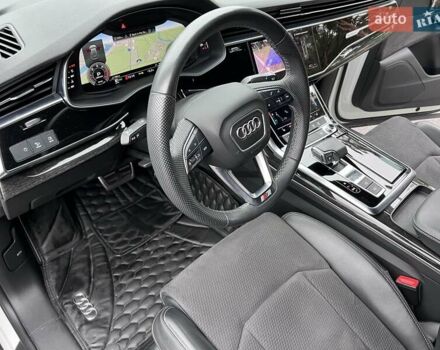 Белый Ауди Q8, объемом двигателя 3 л и пробегом 110 тыс. км за 63300 $, фото 56 на Automoto.ua
