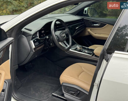 Ауді Q8 2021 у Києві на Automoto.ua Білий Ауді Q8, об'ємом двигуна 3 л та пробігом 102 тис. км за 57000 $, фото 23 на Automoto.ua