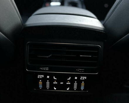 Белый Ауди Q8, объемом двигателя 3 л и пробегом 33 тыс. км за 67999 $, фото 52 на Automoto.ua