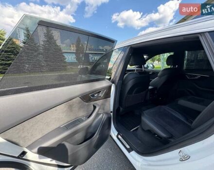 Белый Ауди Q8, объемом двигателя 3 л и пробегом 47 тыс. км за 68500 $, фото 62 на Automoto.ua