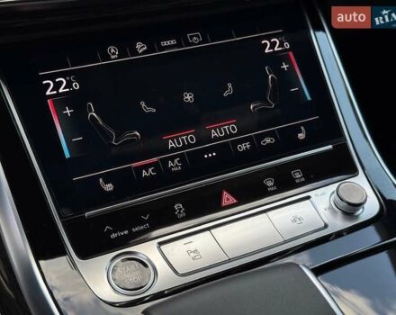 Белый Ауди Q8, объемом двигателя 3 л и пробегом 47 тыс. км за 68500 $, фото 42 на Automoto.ua