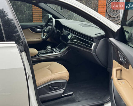 Ауді Q8 2021 у Києві на Automoto.ua Білий Ауді Q8, об'ємом двигуна 3 л та пробігом 102 тис. км за 57000 $, фото 51 на Automoto.ua