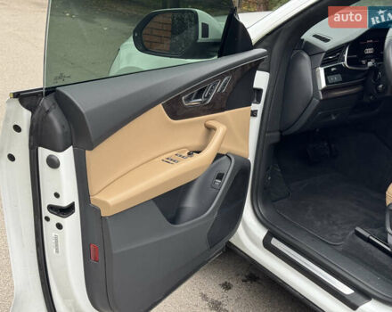 Ауді Q8 2021 у Києві на Automoto.ua Білий Ауді Q8, об'ємом двигуна 3 л та пробігом 102 тис. км за 57000 $, фото 28 на Automoto.ua