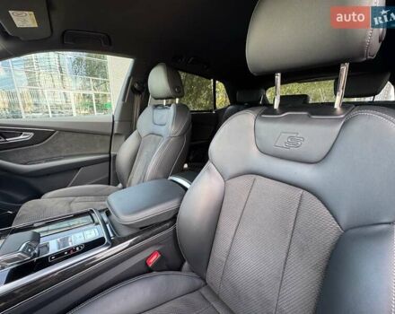 Белый Ауди Q8, объемом двигателя 3 л и пробегом 47 тыс. км за 68500 $, фото 32 на Automoto.ua