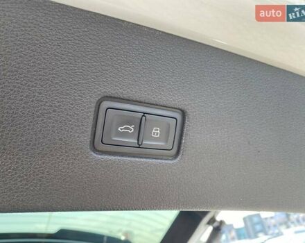 Белый Ауди Q8, объемом двигателя 3 л и пробегом 80 тыс. км за 63800 $, фото 34 на Automoto.ua
