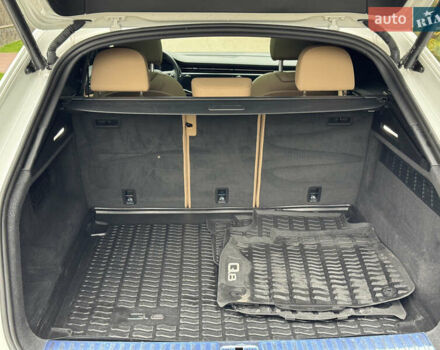 Белый Ауди Q8, объемом двигателя 3 л и пробегом 102 тыс. км за 52000 $, фото 36 на Automoto.ua