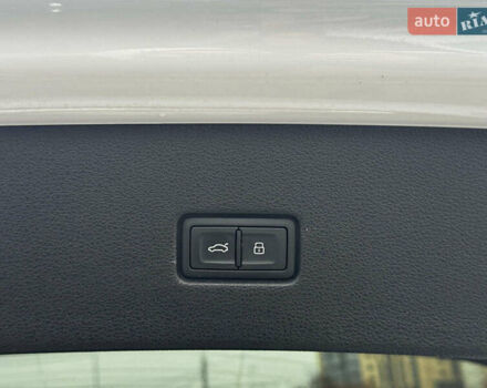 Білий Ауді Q8, об'ємом двигуна 3 л та пробігом 21 тис. км за 58990 $, фото 43 на Automoto.ua