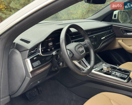 Ауді Q8 2021 у Києві на Automoto.ua Білий Ауді Q8, об'ємом двигуна 3 л та пробігом 102 тис. км за 57000 $, фото 30 на Automoto.ua