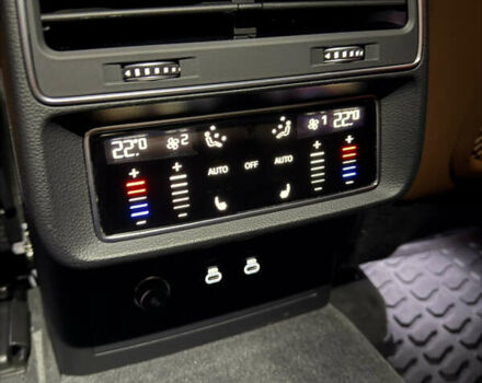 Белый Ауди Q8, объемом двигателя 3 л и пробегом 50 тыс. км за 70999 $, фото 19 на Automoto.ua