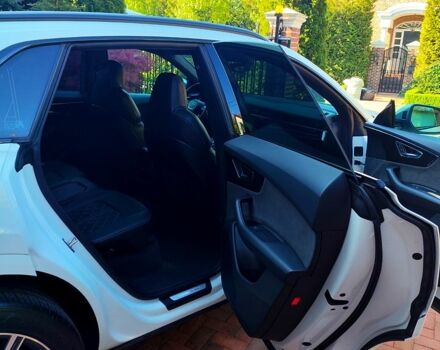 Белый Ауди Q8, объемом двигателя 4 л и пробегом 25 тыс. км за 91000 $, фото 4 на Automoto.ua