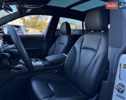 Белый Ауди Q8, объемом двигателя 3 л и пробегом 49 тыс. км за 35500 $, фото 8 на Automoto.ua