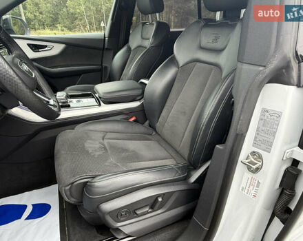 Білий Ауді Q8, об'ємом двигуна 2.97 л та пробігом 120 тис. км за 73900 $, фото 38 на Automoto.ua