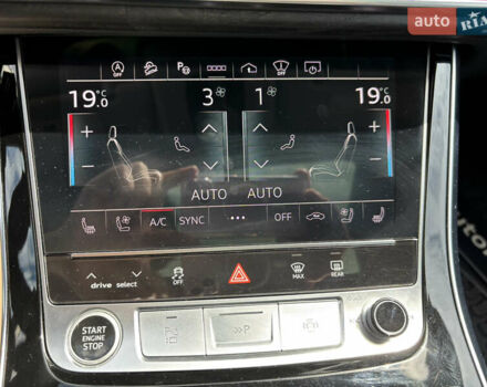 Білий Ауді Q8, об'ємом двигуна 3 л та пробігом 30 тис. км за 65000 $, фото 29 на Automoto.ua