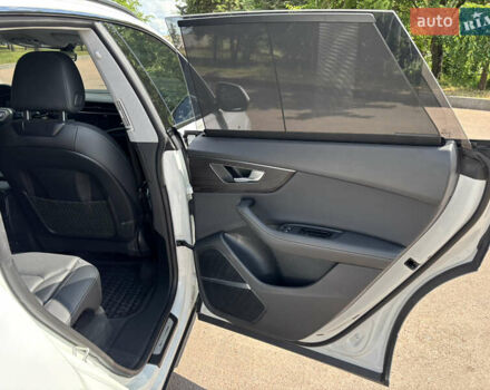 Білий Ауді Q8, об'ємом двигуна 3 л та пробігом 30 тис. км за 65000 $, фото 15 на Automoto.ua