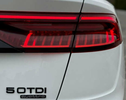 Білий Ауді Q8, об'ємом двигуна 2.97 л та пробігом 94 тис. км за 72500 $, фото 27 на Automoto.ua