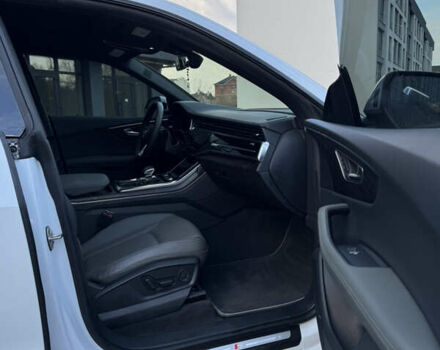 Белый Ауди Q8, объемом двигателя 2.97 л и пробегом 31 тыс. км за 73500 $, фото 61 на Automoto.ua