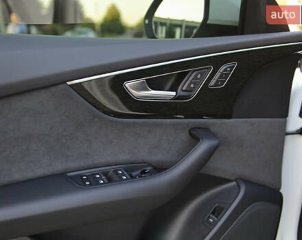 Белый Ауди Q8, объемом двигателя 2.97 л и пробегом 1 тыс. км за 93999 $, фото 42 на Automoto.ua