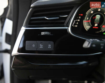 Белый Ауди Q8, объемом двигателя 2.97 л и пробегом 1 тыс. км за 93999 $, фото 43 на Automoto.ua