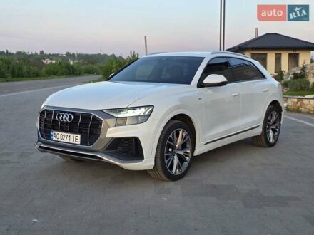 Белый Ауди Q8, объемом двигателя 3 л и пробегом 211 тыс. км за 49999 $, фото 1 на Automoto.ua