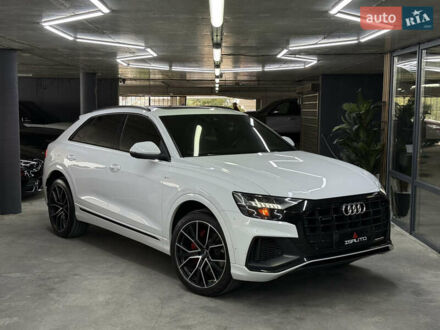 Белый Ауди Q8, объемом двигателя 3 л и пробегом 121 тыс. км за 53500 $, фото 1 на Automoto.ua