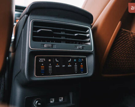 Ауди Q8 2018 в Киеве на Automoto.ua Черный Ауди Q8, объемом двигателя 3 л и пробегом 169 тыс. км за 49555 $, фото 48 на Automoto.ua