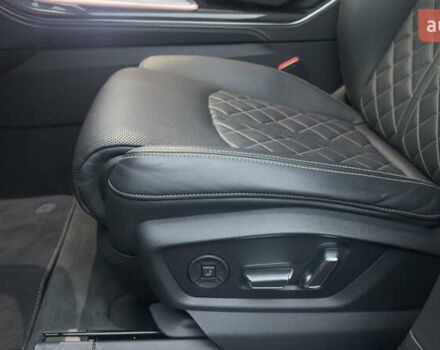 Чорний Ауді Q8, об'ємом двигуна 2.97 л та пробігом 142 тис. км за 59500 $, фото 26 на Automoto.ua