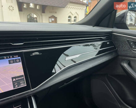 Черный Ауди Q8, объемом двигателя 3 л и пробегом 92 тыс. км за 63900 $, фото 85 на Automoto.ua