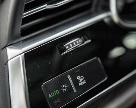 Черный Ауди Q8, объемом двигателя 3 л и пробегом 126 тыс. км за 49900 $, фото 59 на Automoto.ua