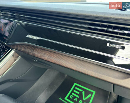 Черный Ауди Q8, объемом двигателя 3 л и пробегом 137 тыс. км за 57700 $, фото 42 на Automoto.ua