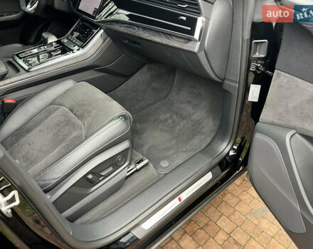 Черный Ауди Q8, объемом двигателя 3 л и пробегом 92 тыс. км за 63900 $, фото 118 на Automoto.ua