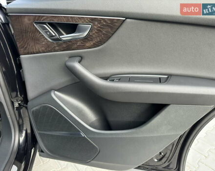 Черный Ауди Q8, объемом двигателя 3 л и пробегом 137 тыс. км за 57700 $, фото 50 на Automoto.ua