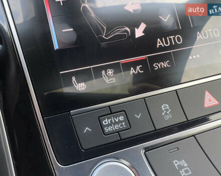 Черный Ауди Q8, объемом двигателя 3 л и пробегом 137 тыс. км за 57700 $, фото 61 на Automoto.ua